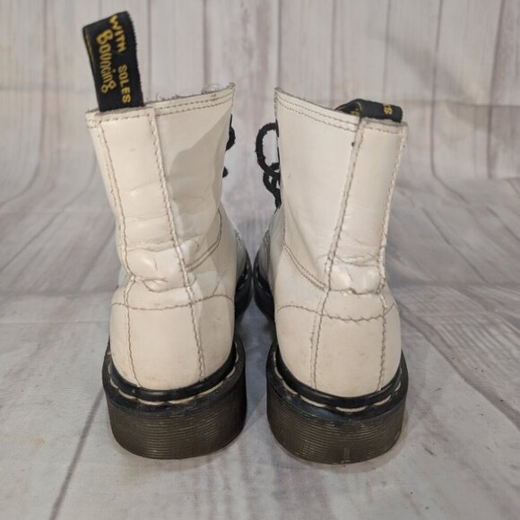 Dr Martens Wome White Leather Lace-Up Casual Block Heel Vintage Combat Boot - Picture 4 of 11